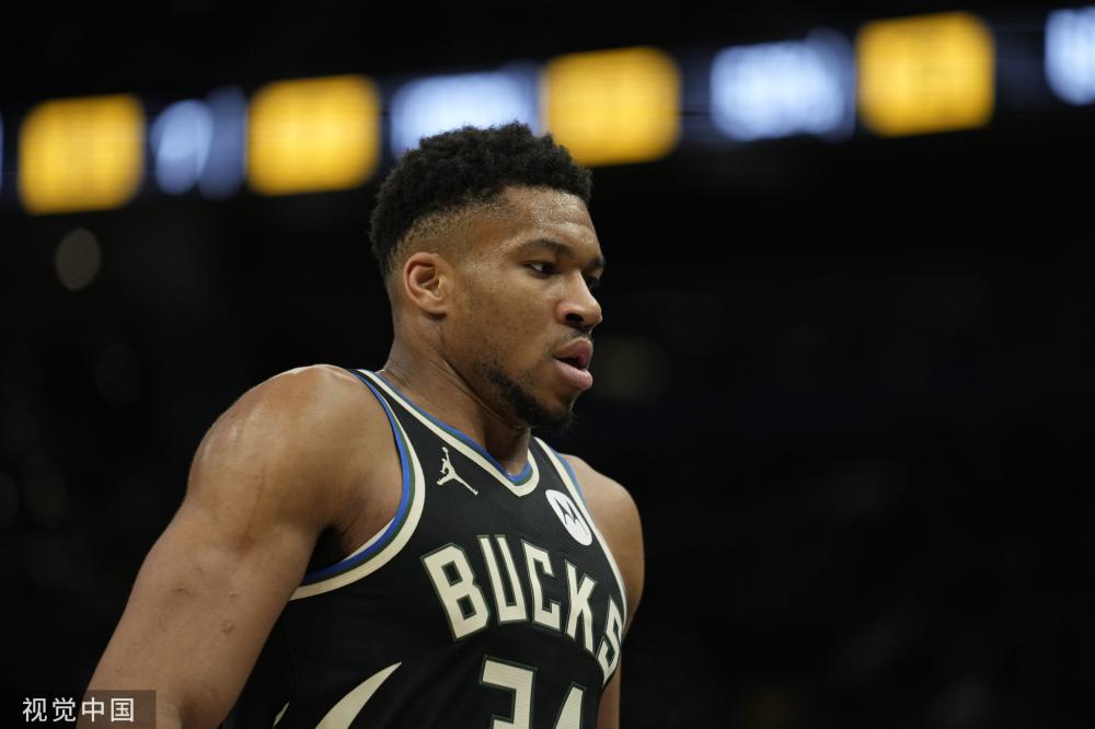 外媒：巴薩威脅烏姆蒂蒂 若不降薪續約就將解約.